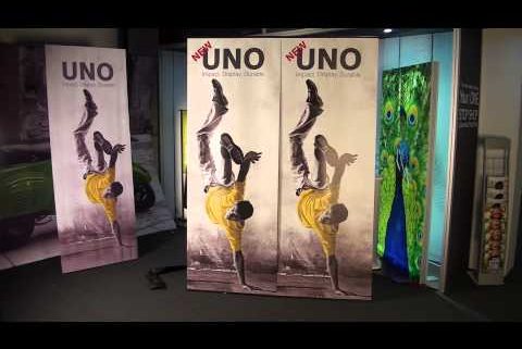 Uno banner stand